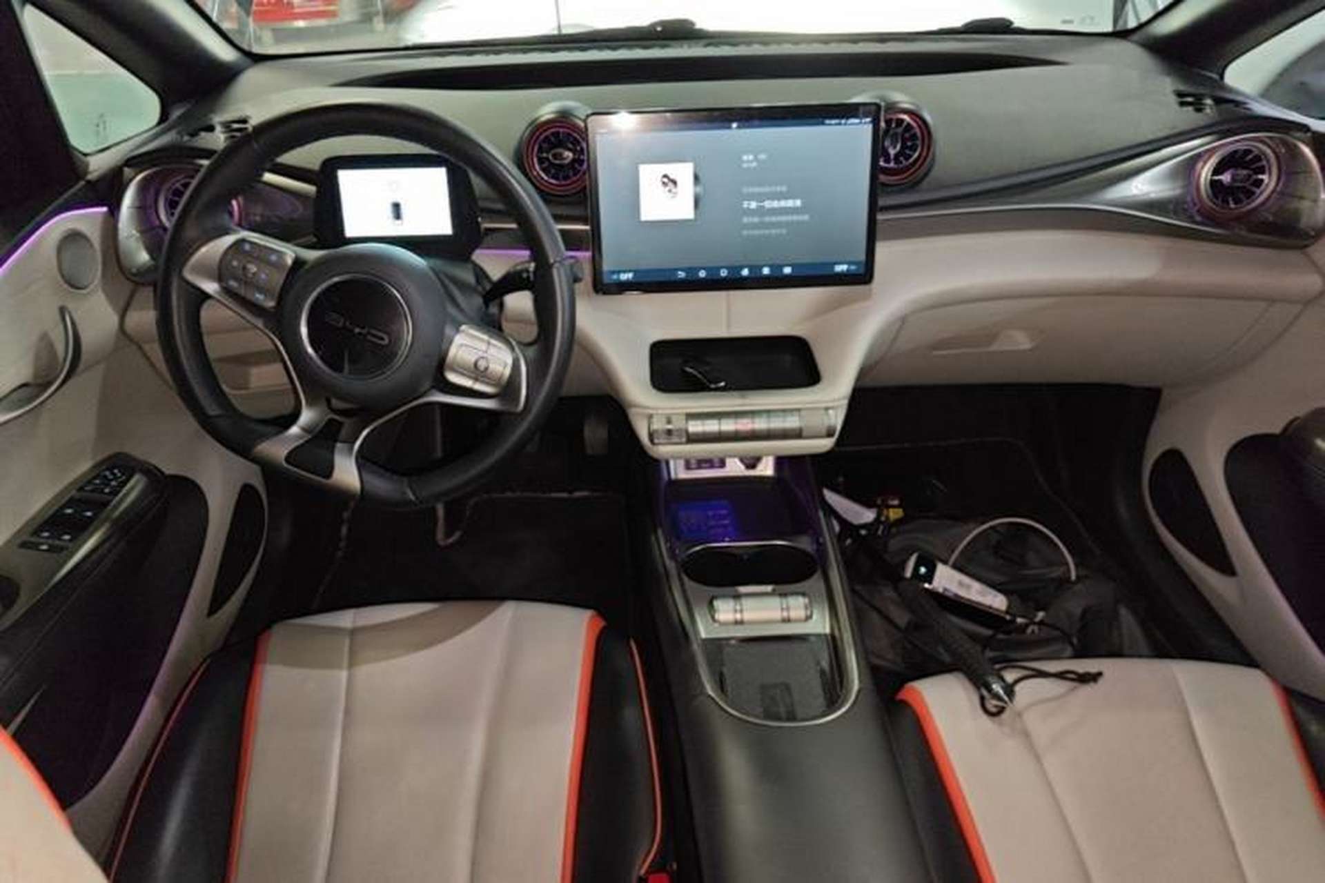 Used BYD Dolphin 2021 405 km Fashion Edition Center Console