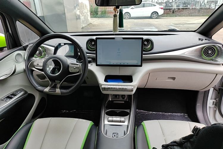 Used BYD Dolphin 2021 405 km Fashion Edition Center Console