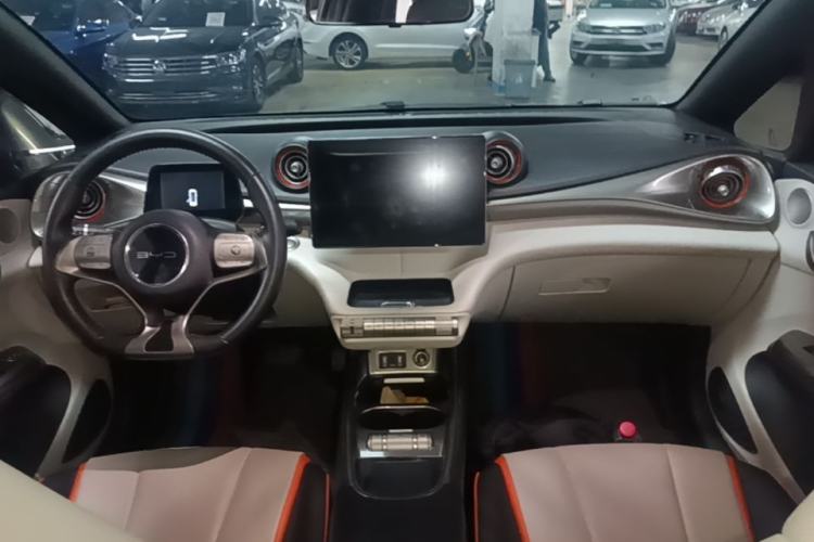 Used BYD Dolphin 2021 405 km Fashion Edition Center Console