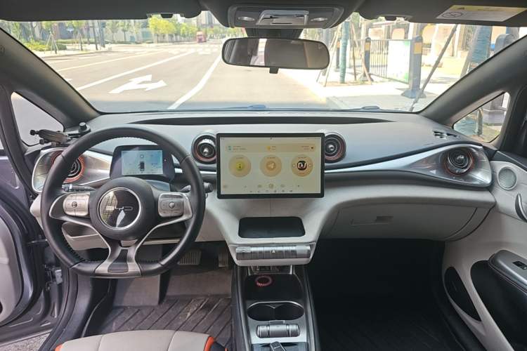 Used BYD Dolphin 2021 405 km Fashion Edition Center Console