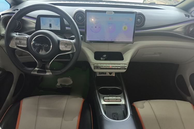 Used BYD Dolphin 2021 405 km Fashion Edition Center Console