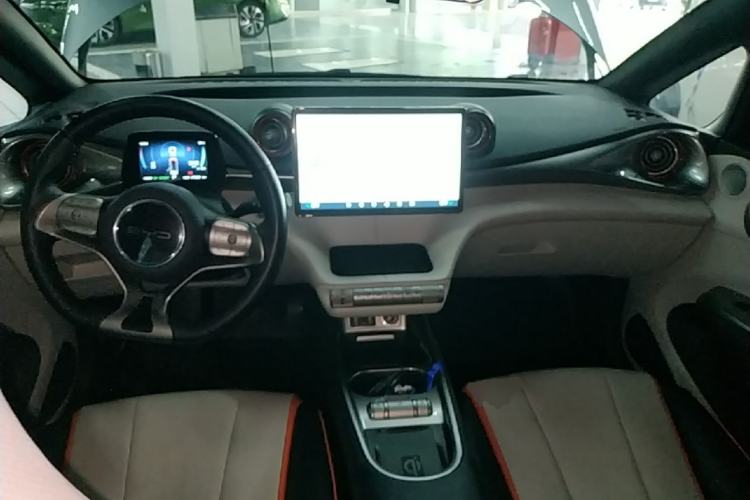 Used BYD Dolphin 2021 405 km Fashion Edition Center Console