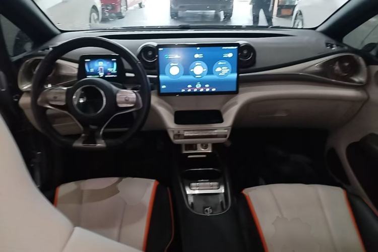 Used BYD Dolphin 2021 405 km Fashion Edition Center Console