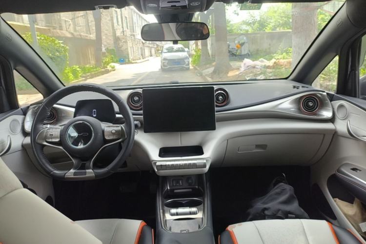 Used BYD Dolphin 2021 405 km Fashion Edition Center Console