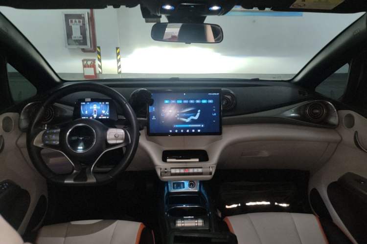 Used BYD Dolphin 2021 405 km Fashion Edition Center Console