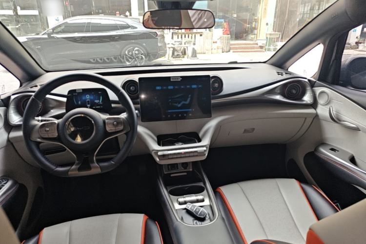 Used BYD Dolphin 2021 405 km Fashion Edition Center Console