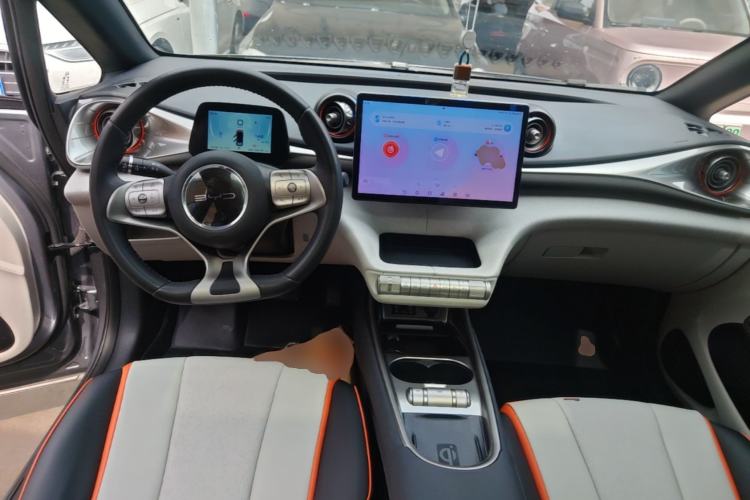Used BYD Dolphin 2021 405 km Fashion Edition Center Console