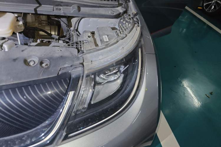 Used BYD Dolphin 2021 405 km Fashion Edition Engine Bay Left