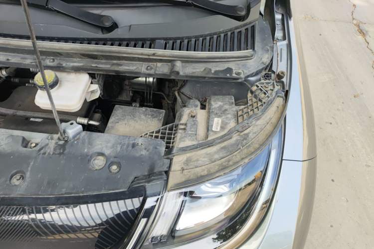 Used BYD Dolphin 2021 405 km Fashion Edition Engine Bay Left