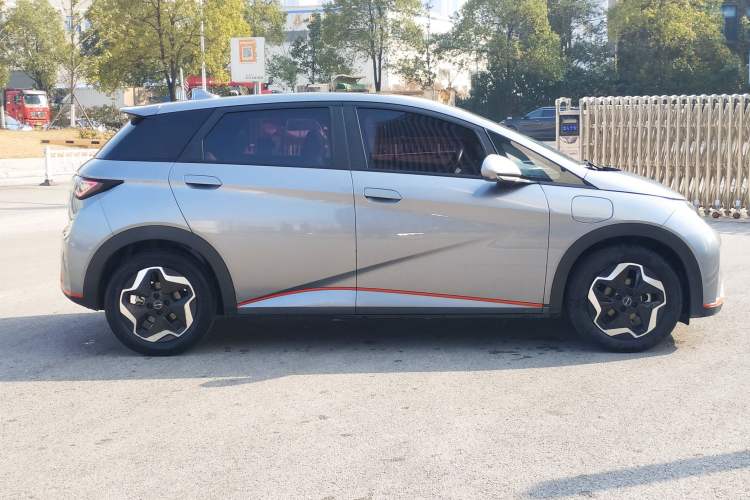 Used BYD Dolphin 2021 405 km Fashion Edition Exterior 5