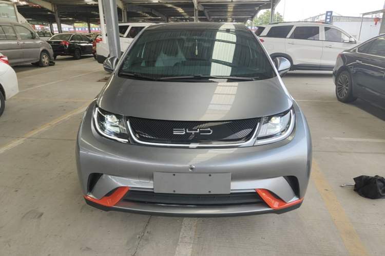 Used BYD Dolphin 2021 405 km Fashion Edition Front