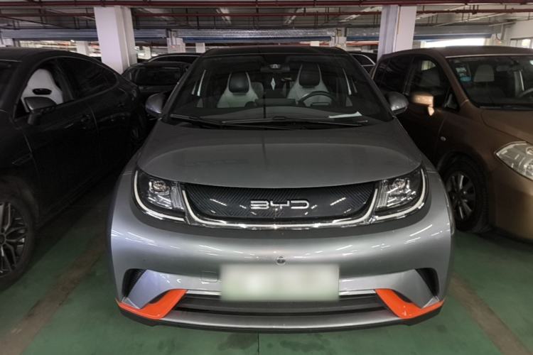 Used BYD Dolphin 2021 405 km Fashion Edition Front