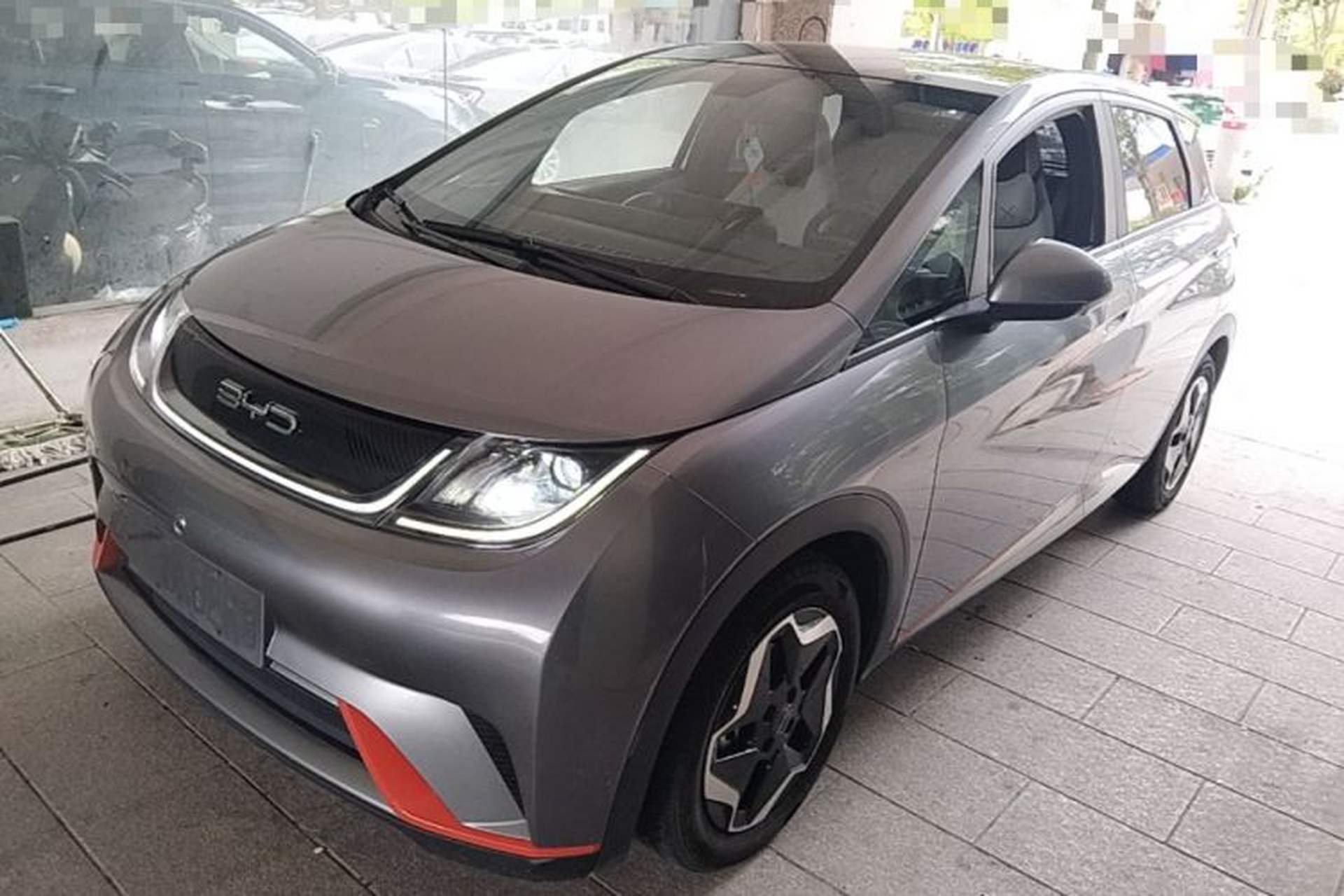 Used BYD Dolphin 2021 405 km Fashion Edition Front Left 45 Deg