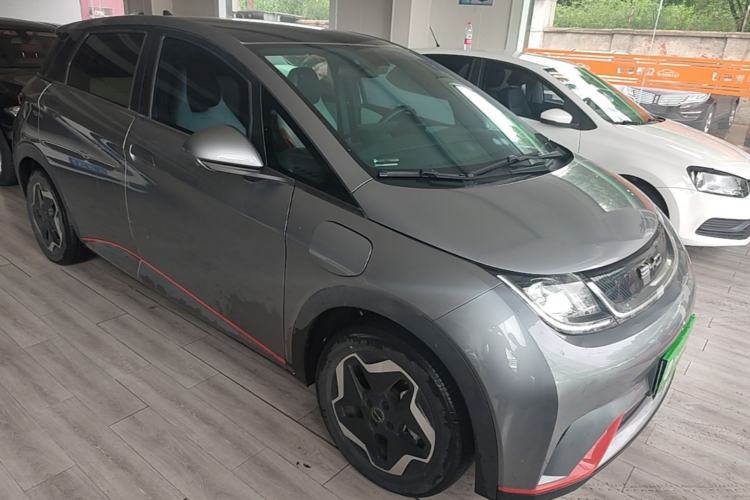 Used BYD Dolphin 2021 405 km Fashion Edition Front Right 45 Deg