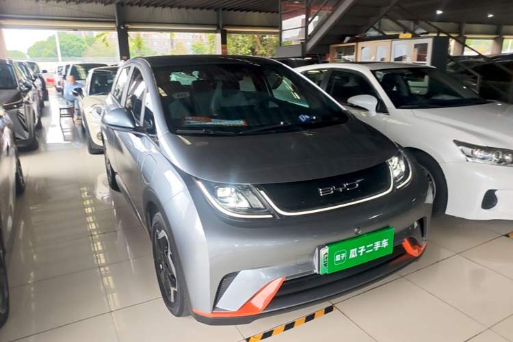 Used BYD Dolphin 2021 405 km Fashion Edition Front Right 45 Deg