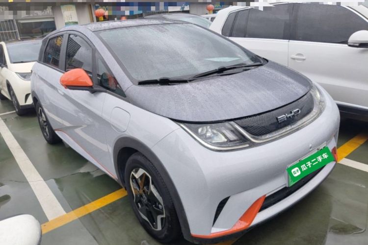 Used BYD Dolphin 2021 405 km Fashion Edition Front Right 45 Deg