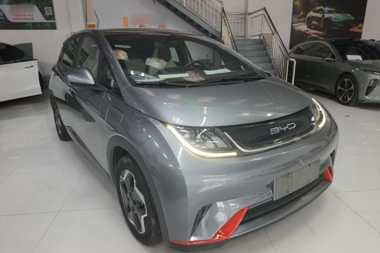 Used BYD Dolphin 2021 405 km Fashion Edition Front Right 45 Deg