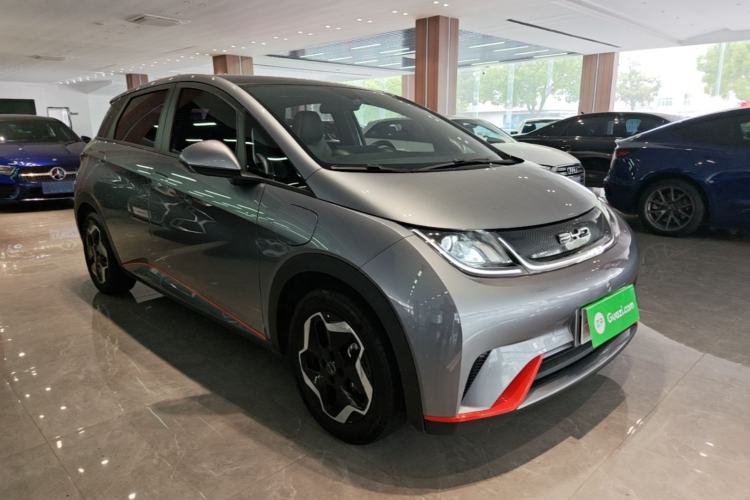 Used BYD Dolphin 2021 405 km Fashion Edition Front Right 45 Deg