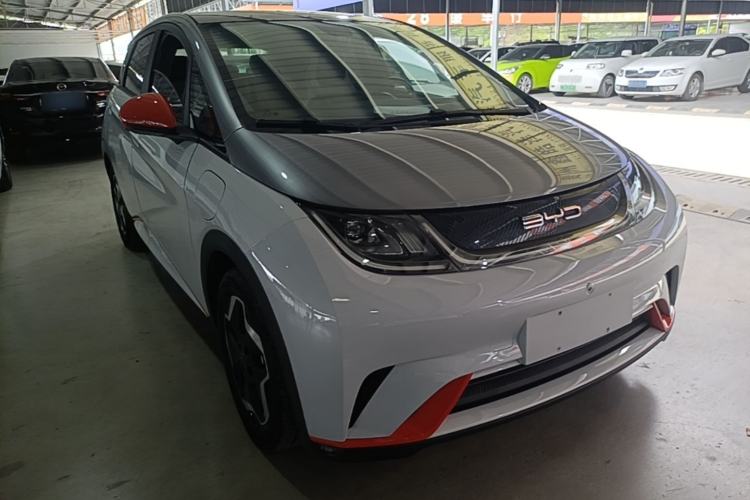 Used BYD Dolphin 2021 405 km Fashion Edition Front Right 45 Deg