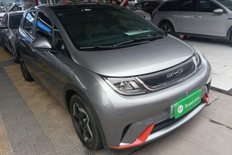 Used BYD Dolphin 2021 405 km Fashion Edition Front Right 45 Deg
