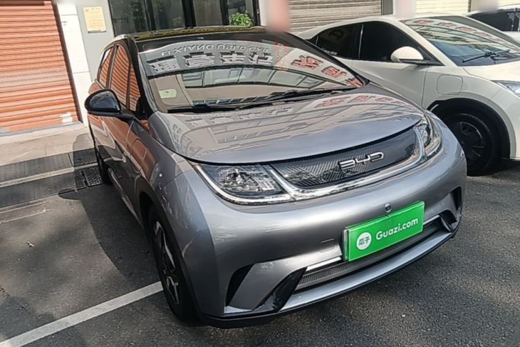 Used BYD Dolphin 2021 405 km Fashion Edition Front Right 45 Deg