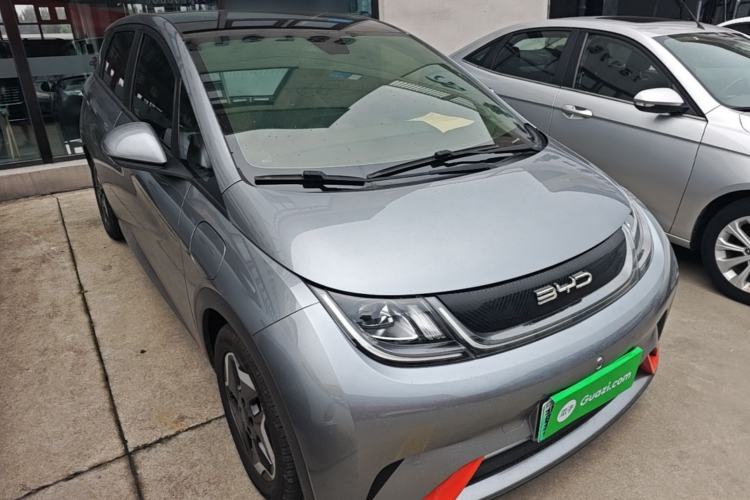 Used BYD Dolphin 2021 405 km Fashion Edition Front Right 45 Deg