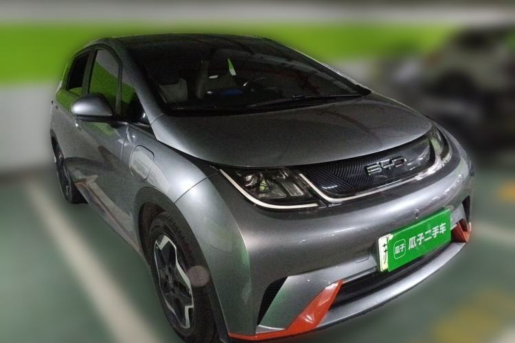 Used BYD Dolphin 2021 405 km Fashion Edition Front Right 45 Deg