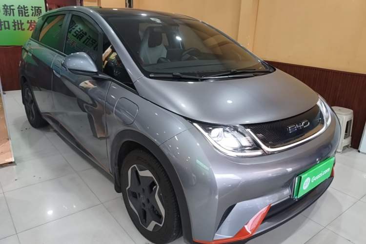 Used BYD Dolphin 2021 405 km Fashion Edition Front Right 45 Deg