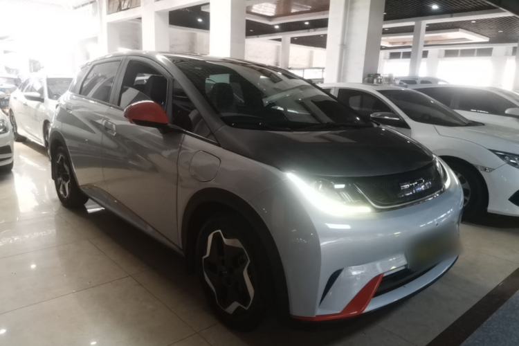 Used BYD Dolphin 2021 405 km Fashion Edition Front Right 45 Deg