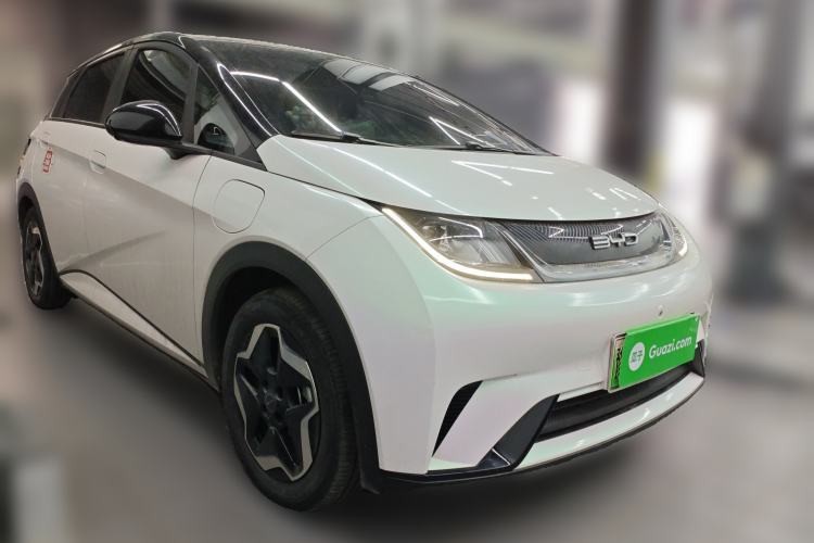 Used BYD Dolphin 2021 405 km Fashion Edition Front Right 45 Deg