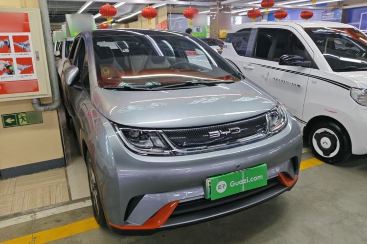 Used BYD Dolphin 2021 405 km Fashion Edition Front Right 45 Deg