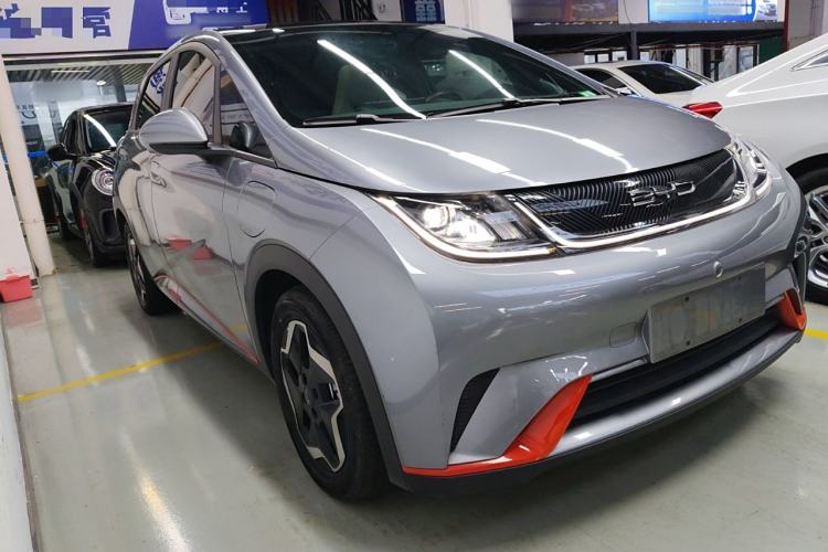 Used BYD Dolphin 2021 405 km Fashion Edition Front Right 45 Deg