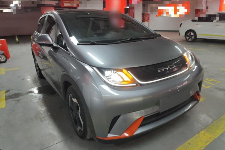 Used BYD Dolphin 2021 405 km Fashion Edition Front Right 45 Deg