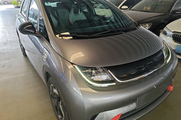 Used BYD Dolphin 2021 405 km Fashion Edition Front Right 45 Deg