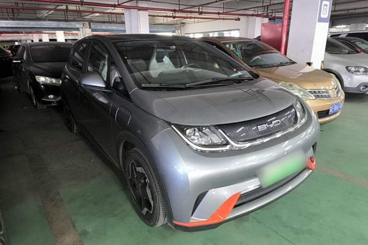 Used BYD Dolphin 2021 405 km Fashion Edition Front Right 45 Deg