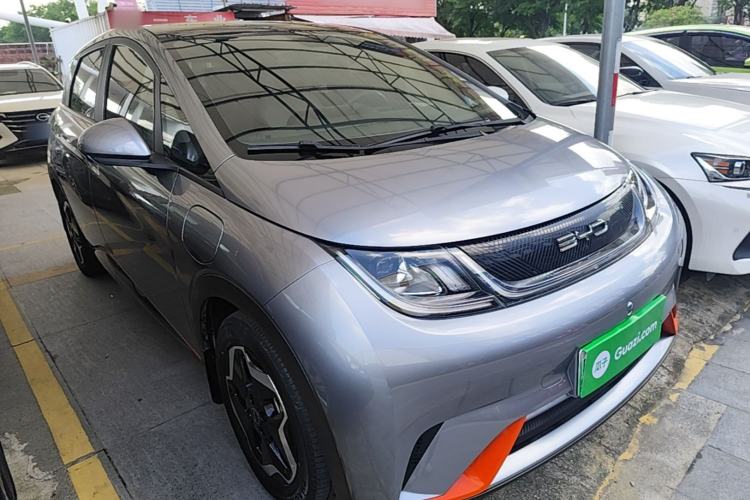 Used BYD Dolphin 2021 405 km Fashion Edition Front Right 45 Deg
