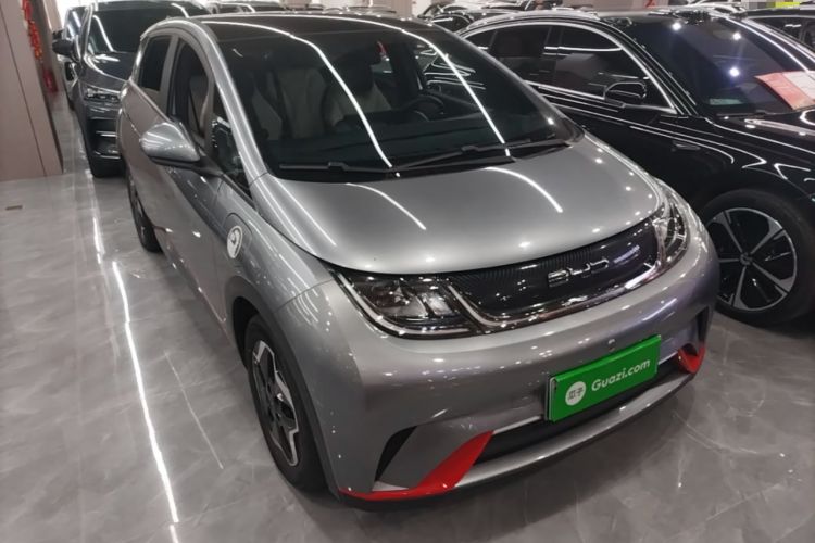 Used BYD Dolphin 2021 405 km Fashion Edition Front Right 45 Deg