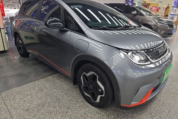 Used BYD Dolphin 2021 405 km Fashion Edition Front Right 45 Deg