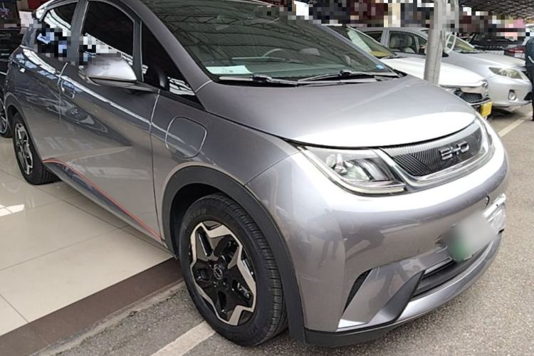 Used BYD Dolphin 2021 405 km Fashion Edition Front Right 45 Deg