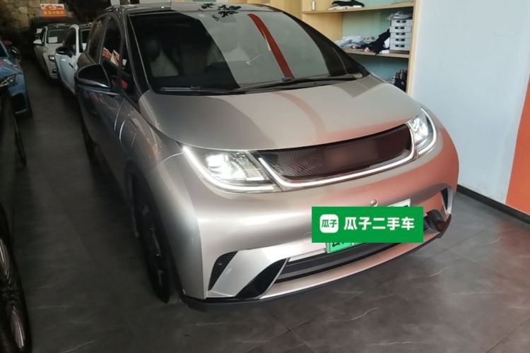 Used BYD Dolphin 2021 405 km Fashion Edition Front Right 45 Deg