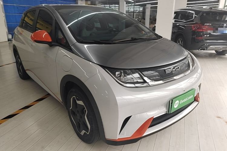 Used BYD Dolphin 2021 405 km Fashion Edition Front Right 45 Deg