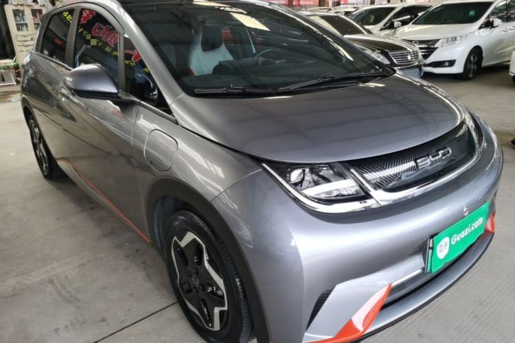 Used BYD Dolphin 2021 405 km Fashion Edition Front Right 45 Deg