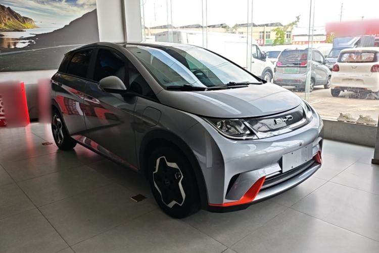 Used BYD Dolphin 2021 405 km Fashion Edition Front Right 45 Deg
