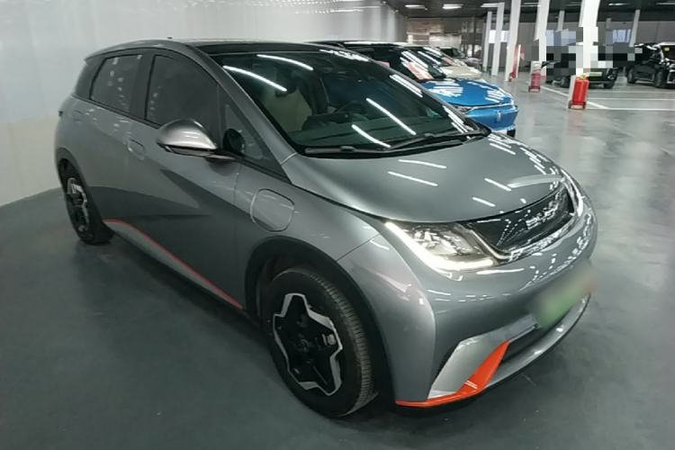 Used BYD Dolphin 2021 405 km Fashion Edition Front Right 45 Deg