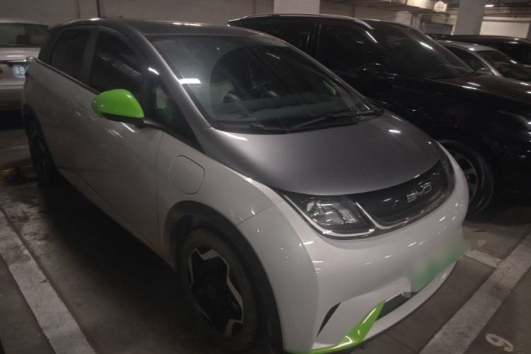 Used BYD Dolphin 2021 405 km Fashion Edition Front Right 45 Deg
