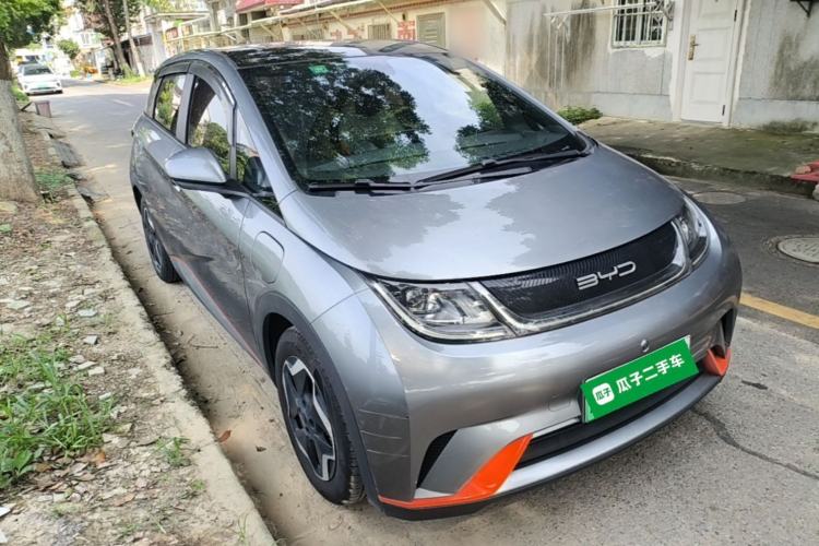Used BYD Dolphin 2021 405 km Fashion Edition Front Right 45 Deg