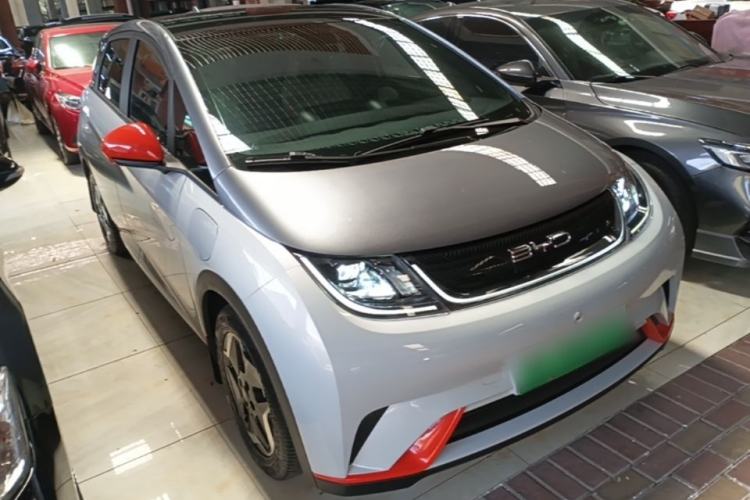 Used BYD Dolphin 2021 405 km Fashion Edition Front Right 45 Deg