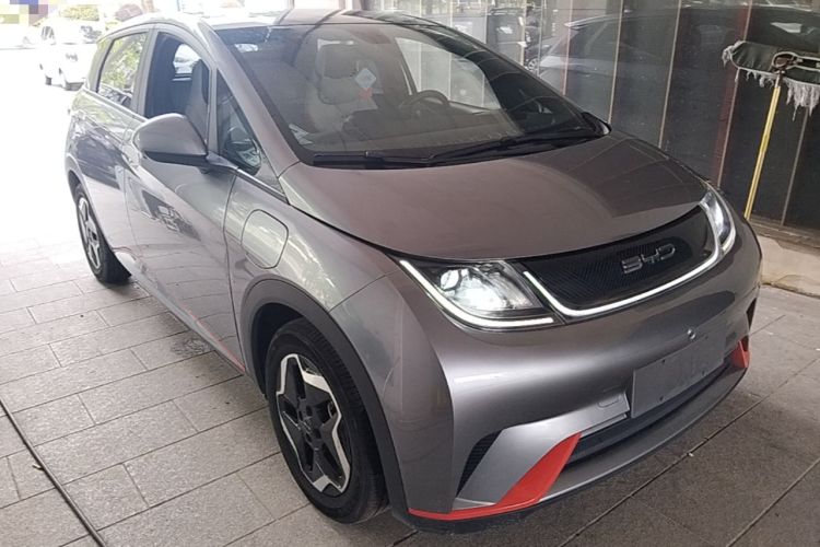 Used BYD Dolphin 2021 405 km Fashion Edition Front Right 45 Deg
