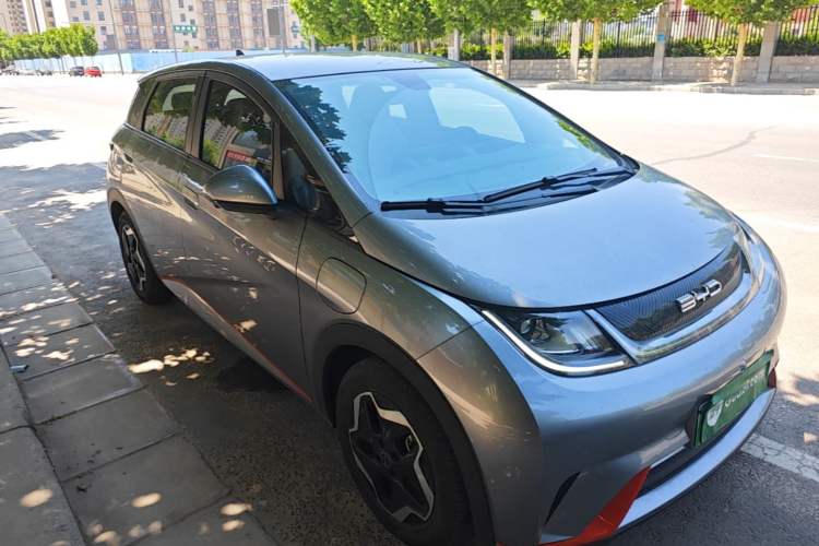 Used BYD Dolphin 2021 405 km Fashion Edition Front Right 45 Deg