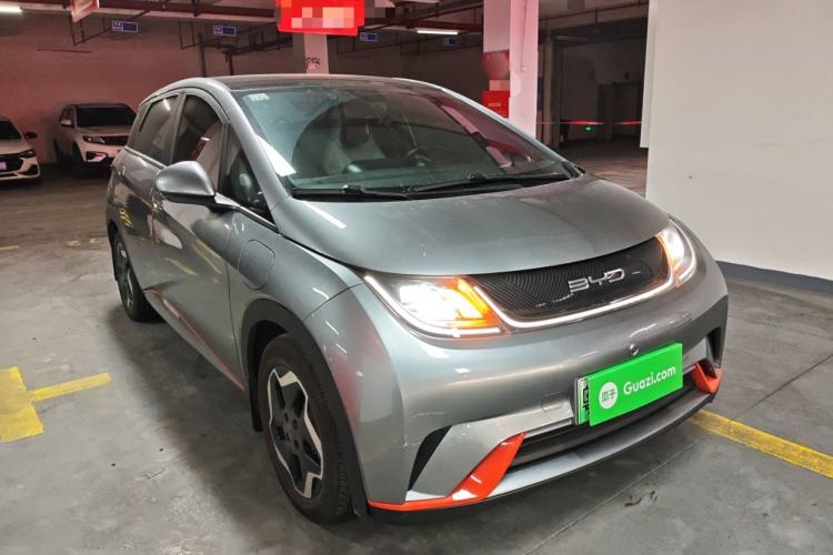 Used BYD Dolphin 2021 405 km Fashion Edition Front Right 45 Deg